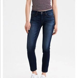 ✨HP✨AE DENIM SKINNY JEAN✨